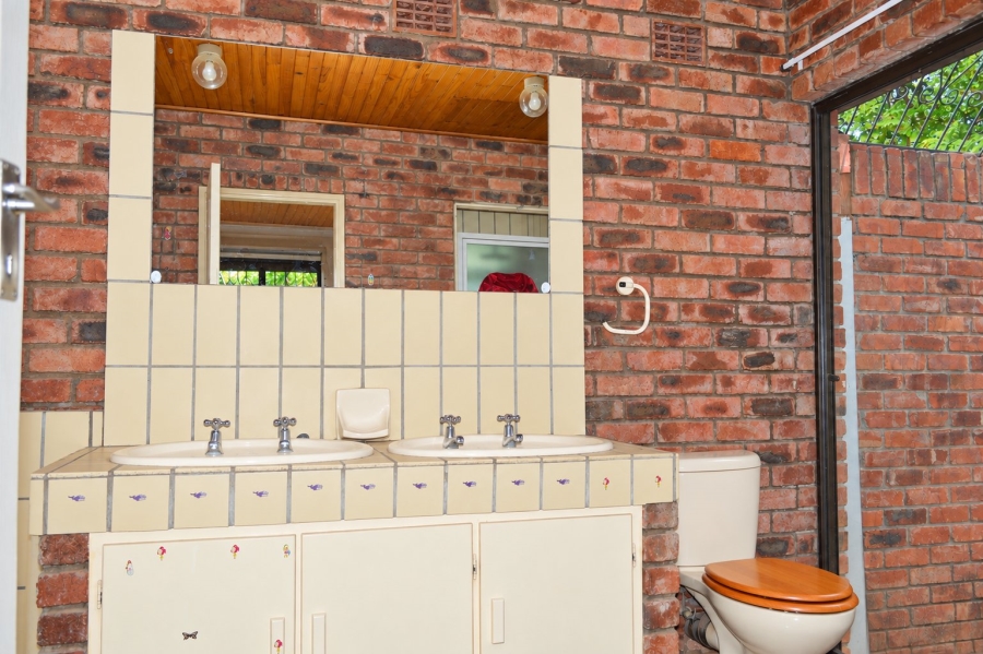 3 Bedroom Property for Sale in Flamwood North West